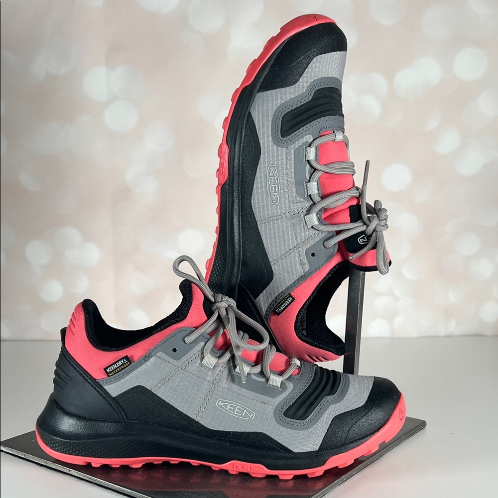 KEEN Women's Athletic Shoes in Gray and Pink Size 7